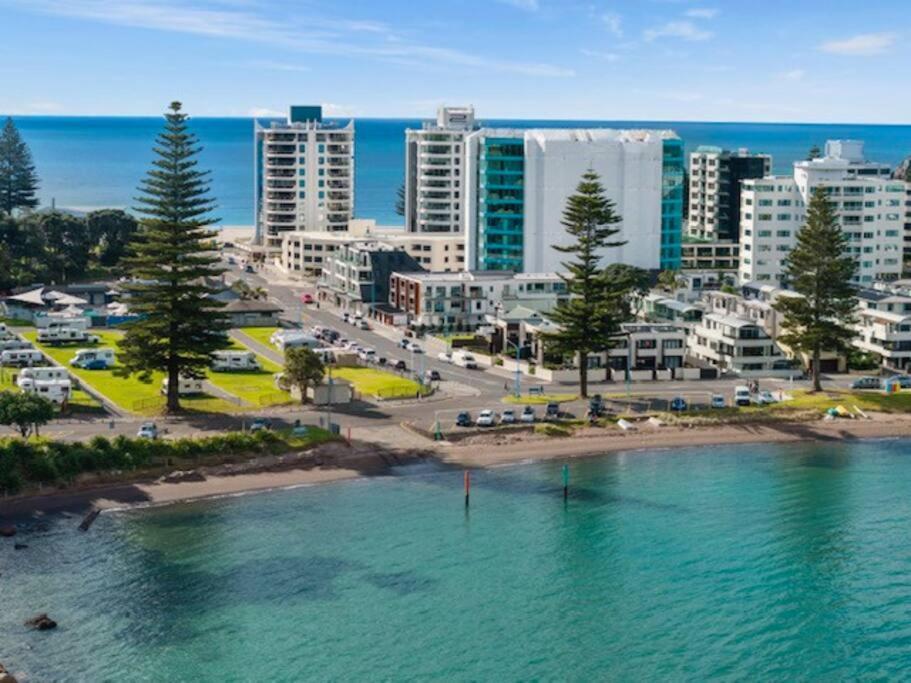 Luxury Beach Escape - 6 Adams Ave Mt Maunganui Маунт Маунгануи Екстериор снимка
