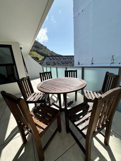 Luxury Beach Escape - 6 Adams Ave Mt Maunganui Маунт Маунгануи Екстериор снимка