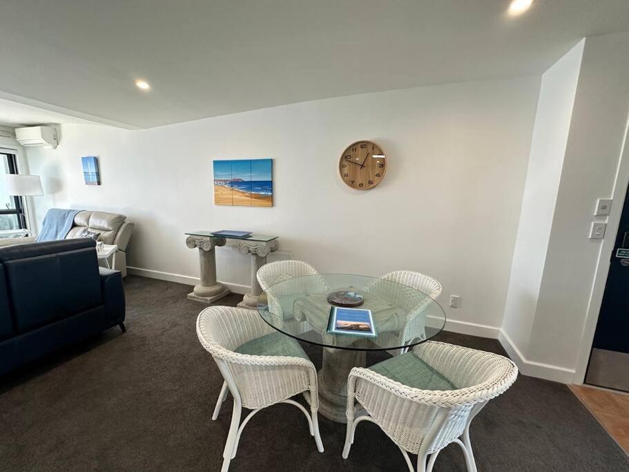 Luxury Beach Escape - 6 Adams Ave Mt Maunganui Маунт Маунгануи Екстериор снимка