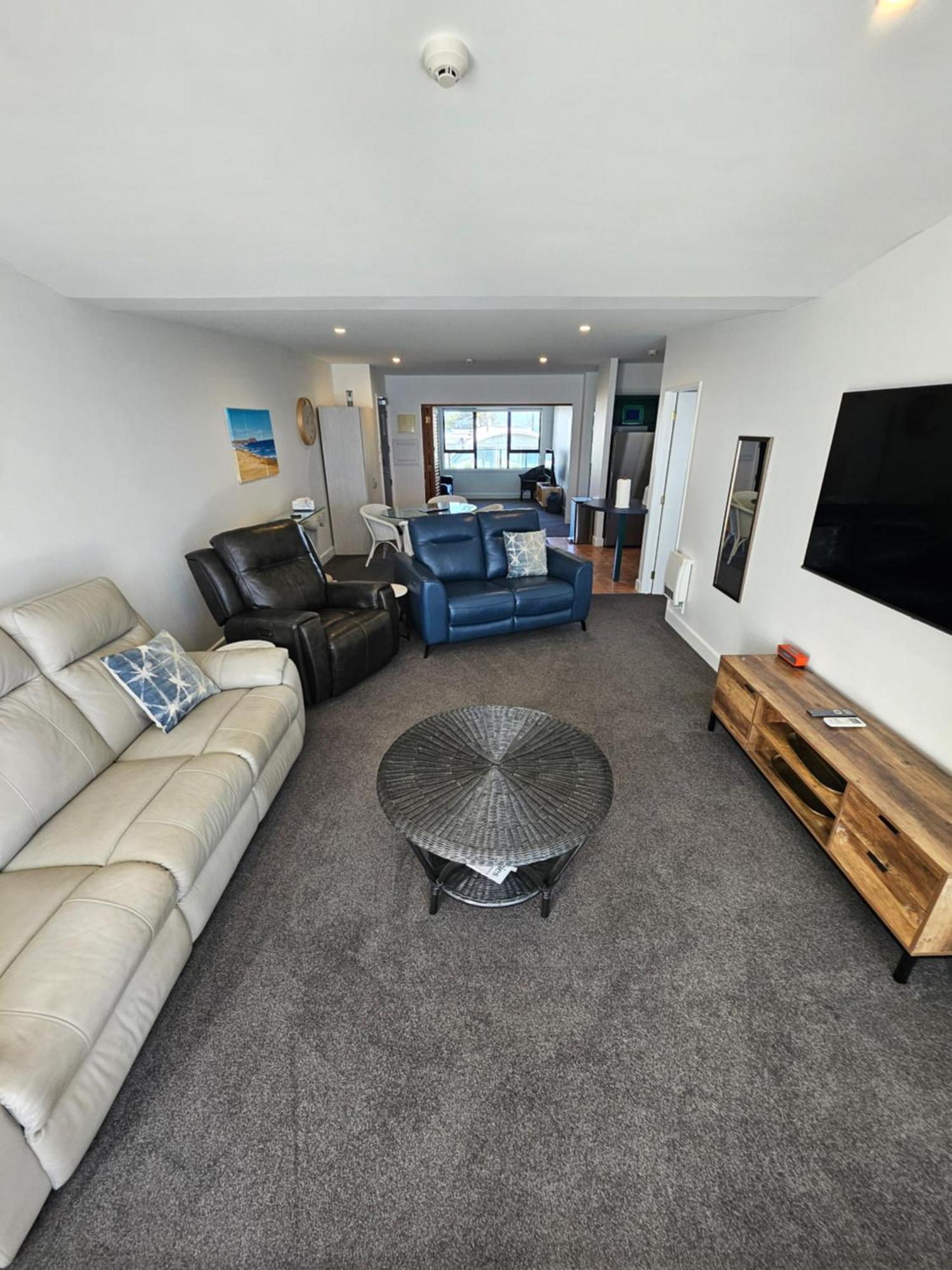 Luxury Beach Escape - 6 Adams Ave Mt Maunganui Маунт Маунгануи Екстериор снимка